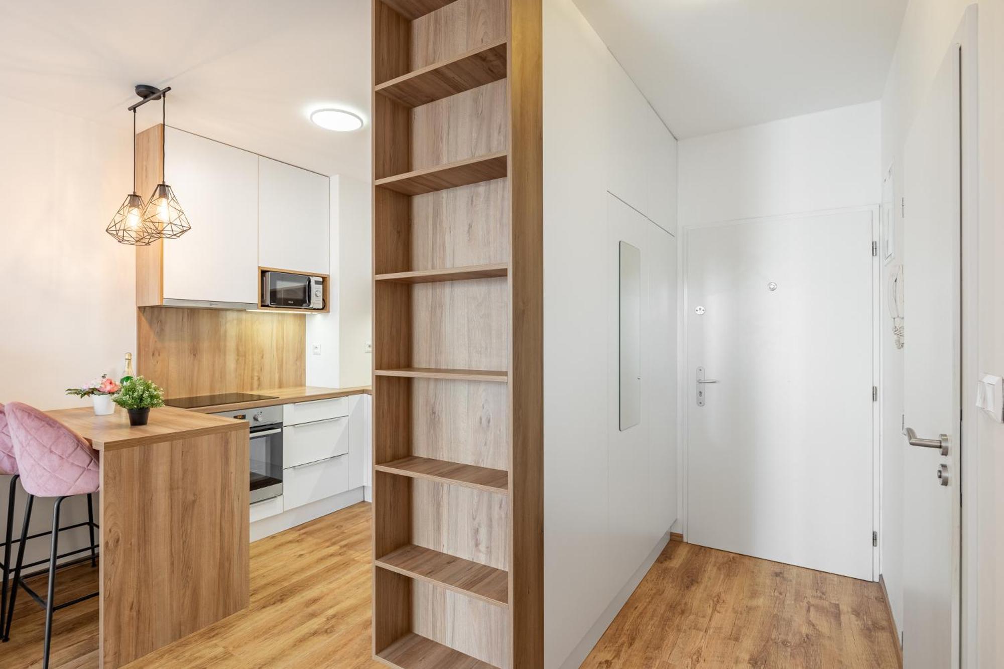 Leo Apartment - Ac & Free Parking Bratislava Extérieur photo